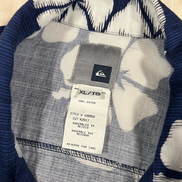 Quiksilver XL Blue/White Floral Flower Hibiscus Button Up Hawaiian Shirt - Picture 5 of 6